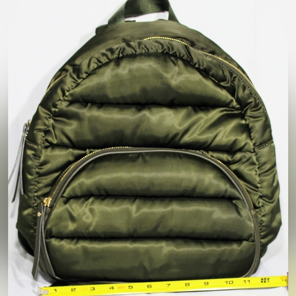 Urban Fit backpack, quilted design, great for small computers. EUC! - Picture 15 of 15